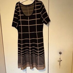 Elegant Black and Tan Grid Pattern Dress